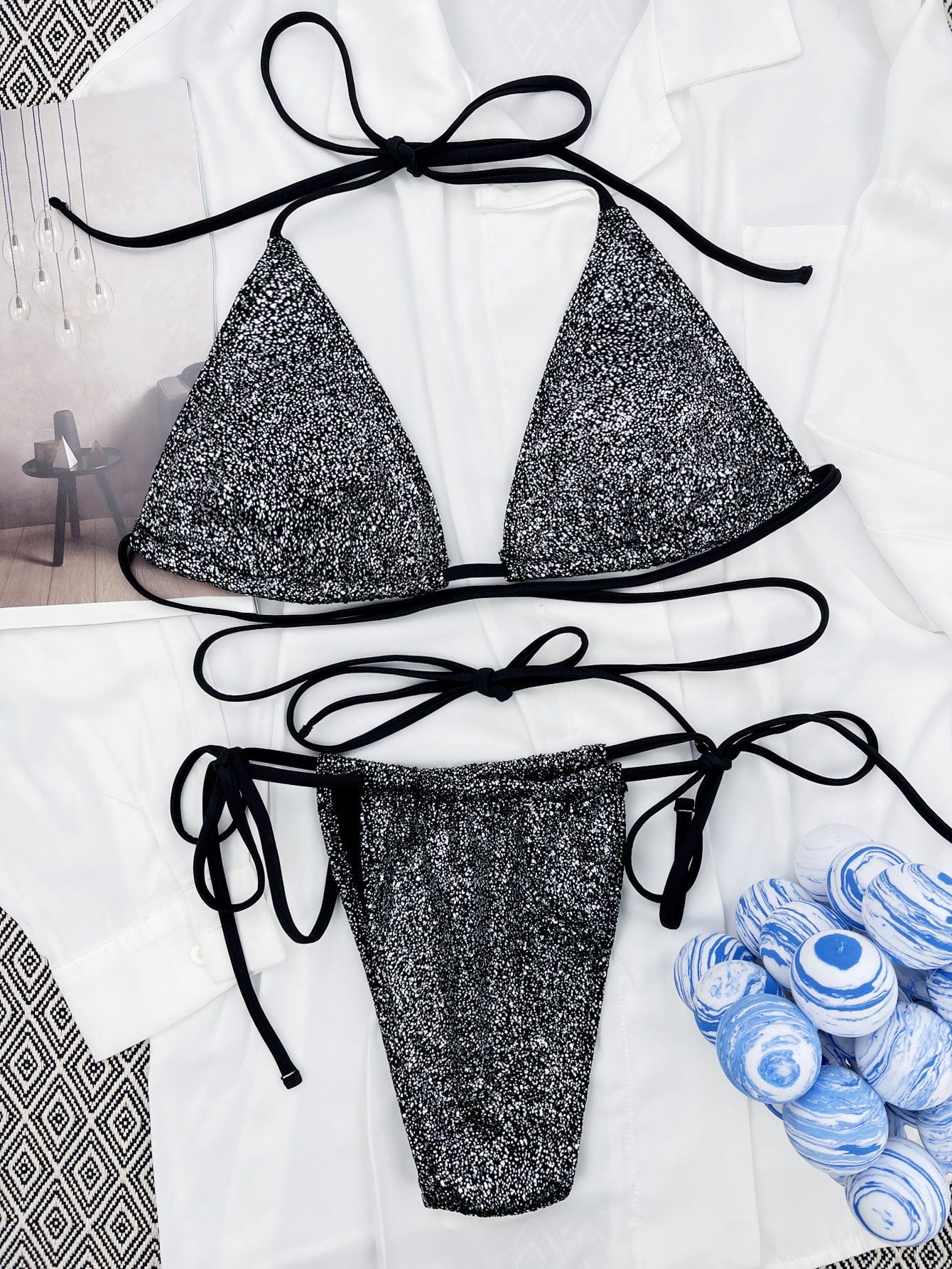 Bikini z wiązaniem z brokatowego materiału - Image 4