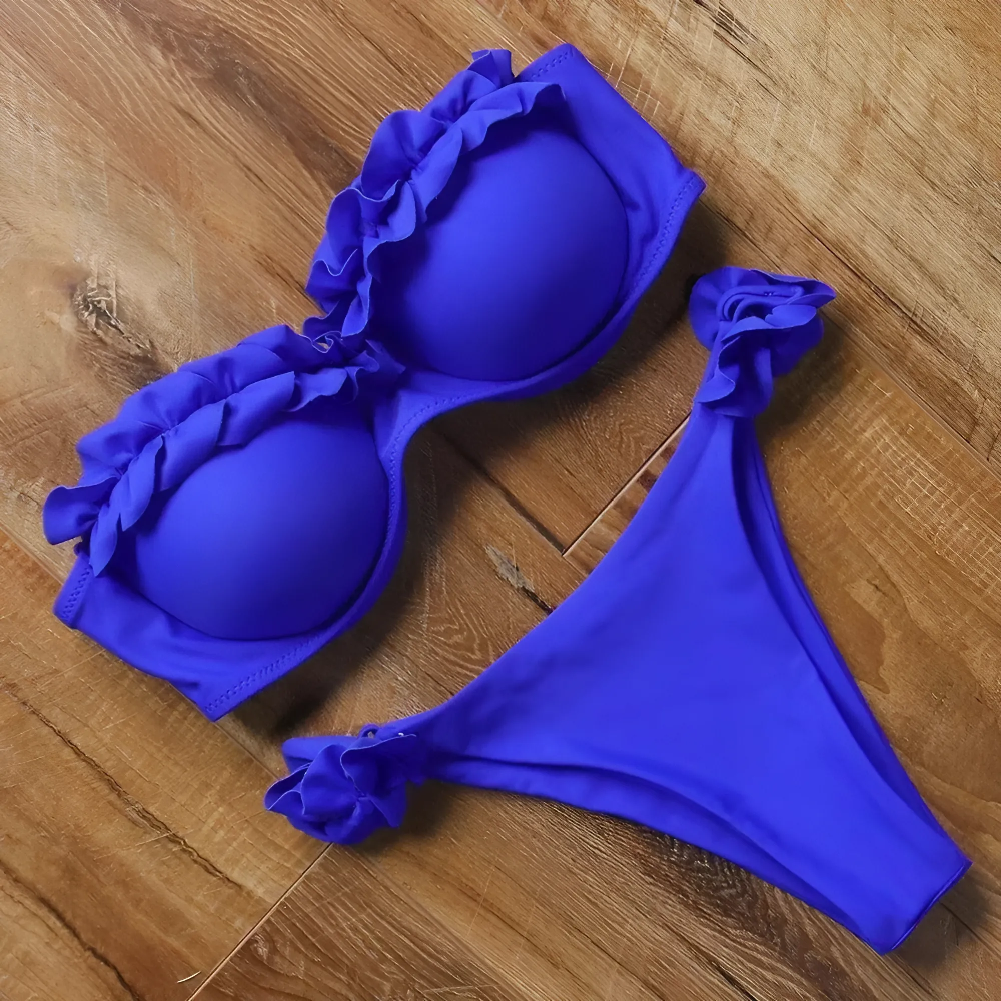 Dwuczęściowy strój kąpielowy bikini z ozdobnymi falbankami