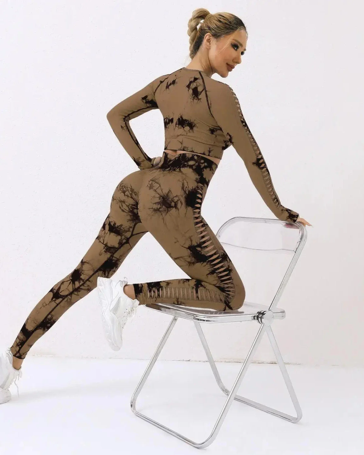 Komplet sportowy Tie Dye top + legginsy z rozcięciami - Image 8