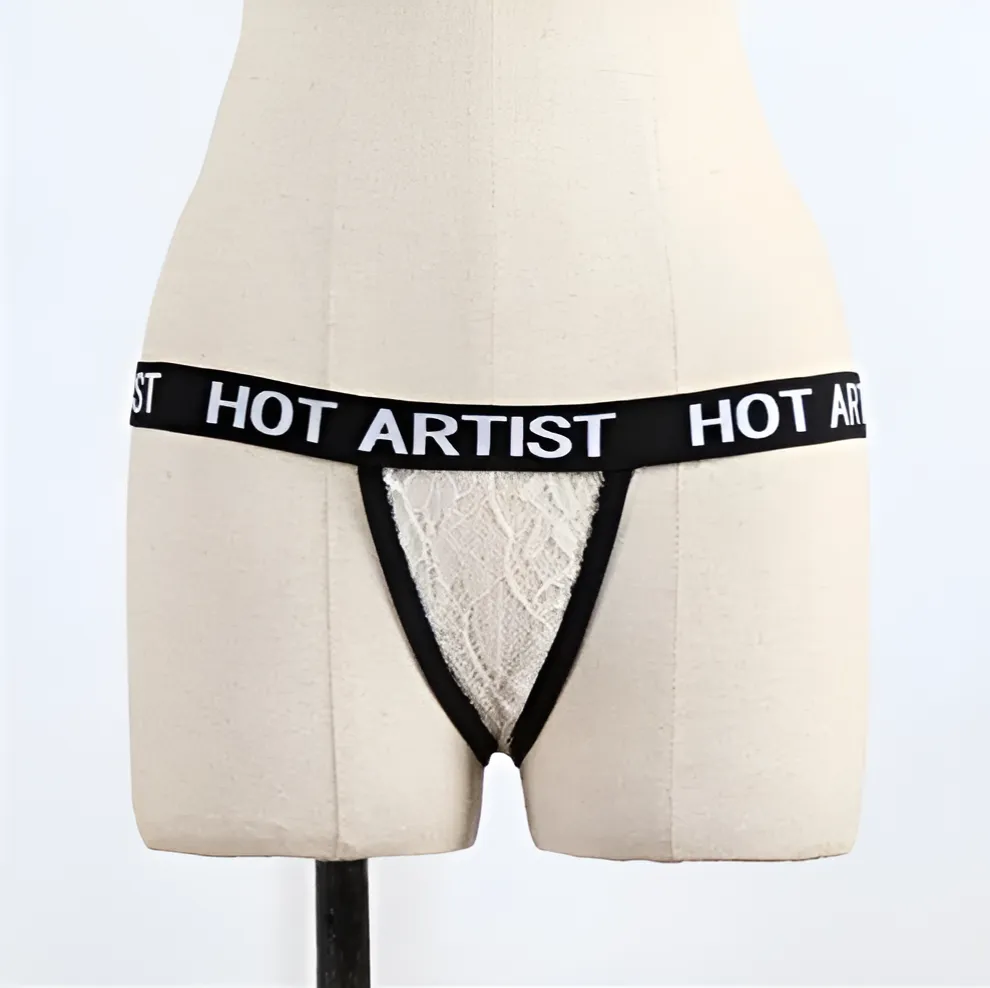 Koronkowe stringi z napisem "Hot artist" - Image 4