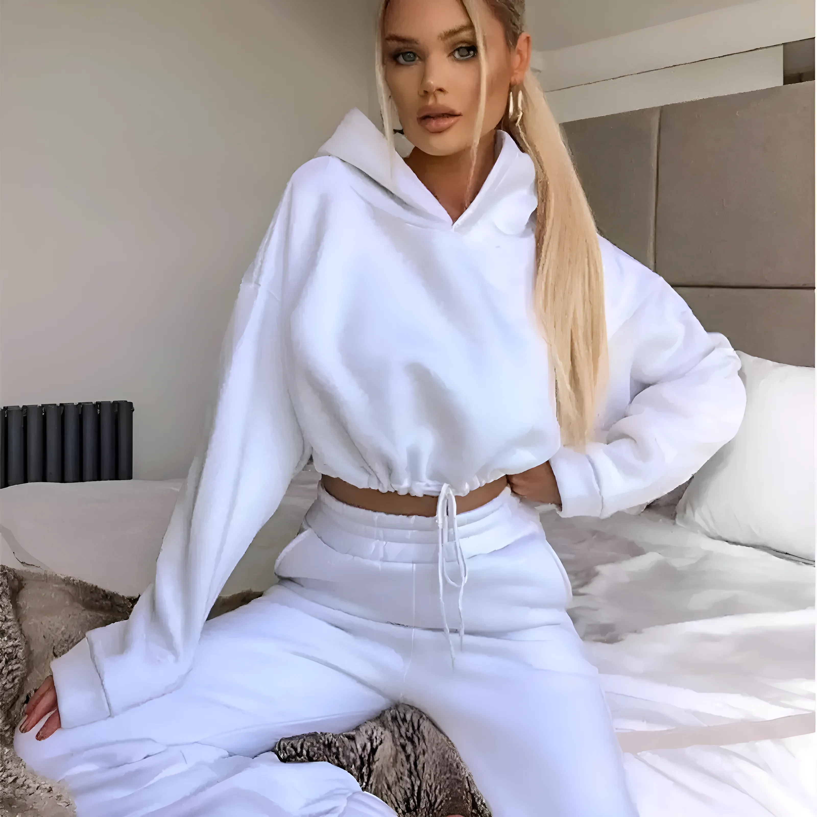 Luźny komplet dresowy z krótką bluzą - Image 6