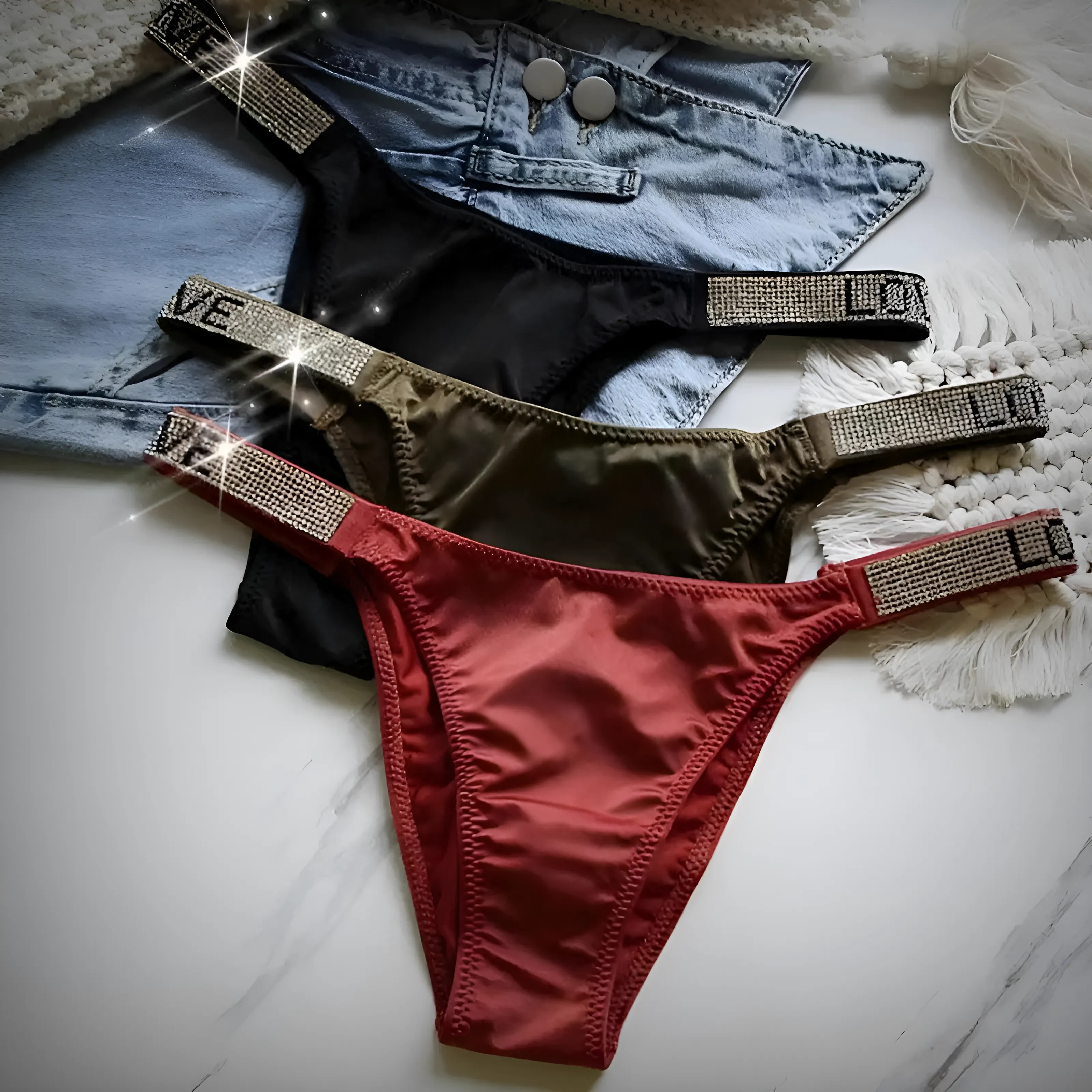 Stringi damskie LOVE